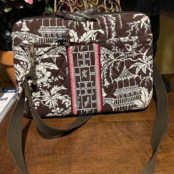 Vera Bradley IMPERIAL TOILE Mini Laptop / Tablet Hard Case w/ Strap - Picture 1 of 4